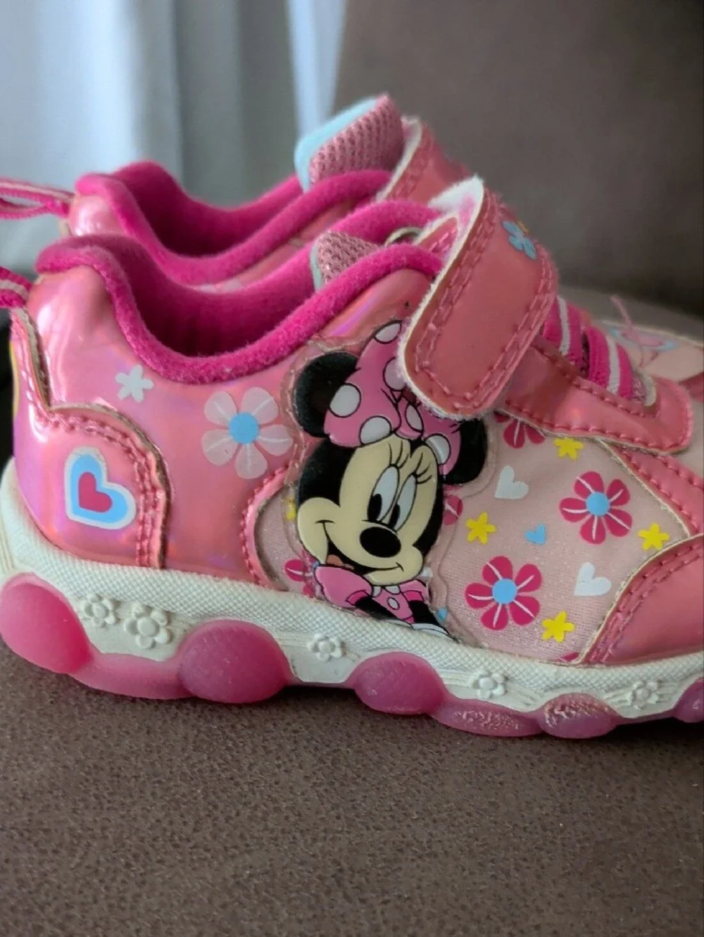 Disney Pink Minnie Mouse Floral Heart Girls' Sneakers